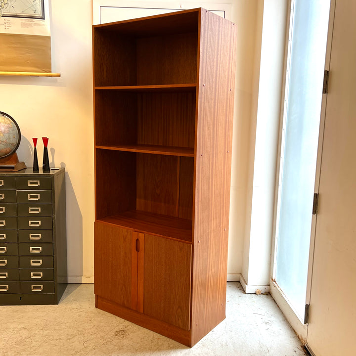 Teak Storage Unit w/Shelves & Lower Cabinet