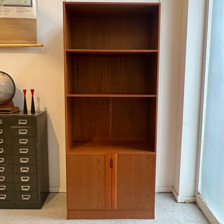 Teak Storage Unit w/Shelves & Lower Cabinet