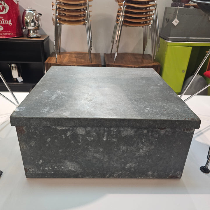 Galvanized Metal Box w/ Lid